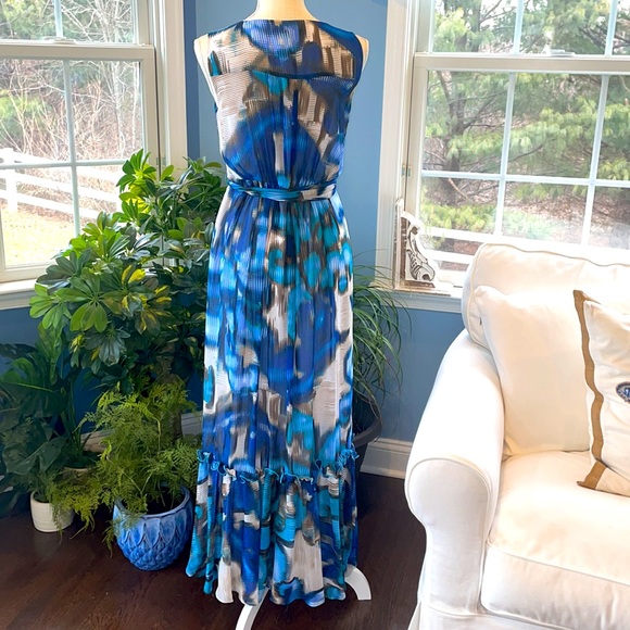 Apostrophe Blue and Cream Patterned Maxi Dress - Picture 4 of 10